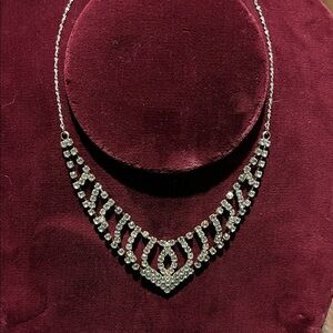Gorgeous Rhinestone Silver Necklace, Adjustable from 16-19 inches. Like new.
